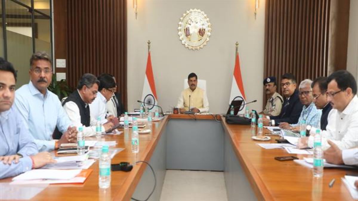 MP में नक्सलियों का होगा खात्मा: एक्शन मोड पर CM डॉ. मोहन यादव, अफसरों को दिए ये निर्देश  
