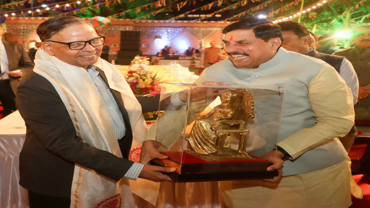 MP News: मुख्यमंत्री डॉ. मोहन यादव से वित्त आयोग के अध्यक्ष डॉ. पनगढ़िया एवं आयोग के सदस्यों ने की भेंट