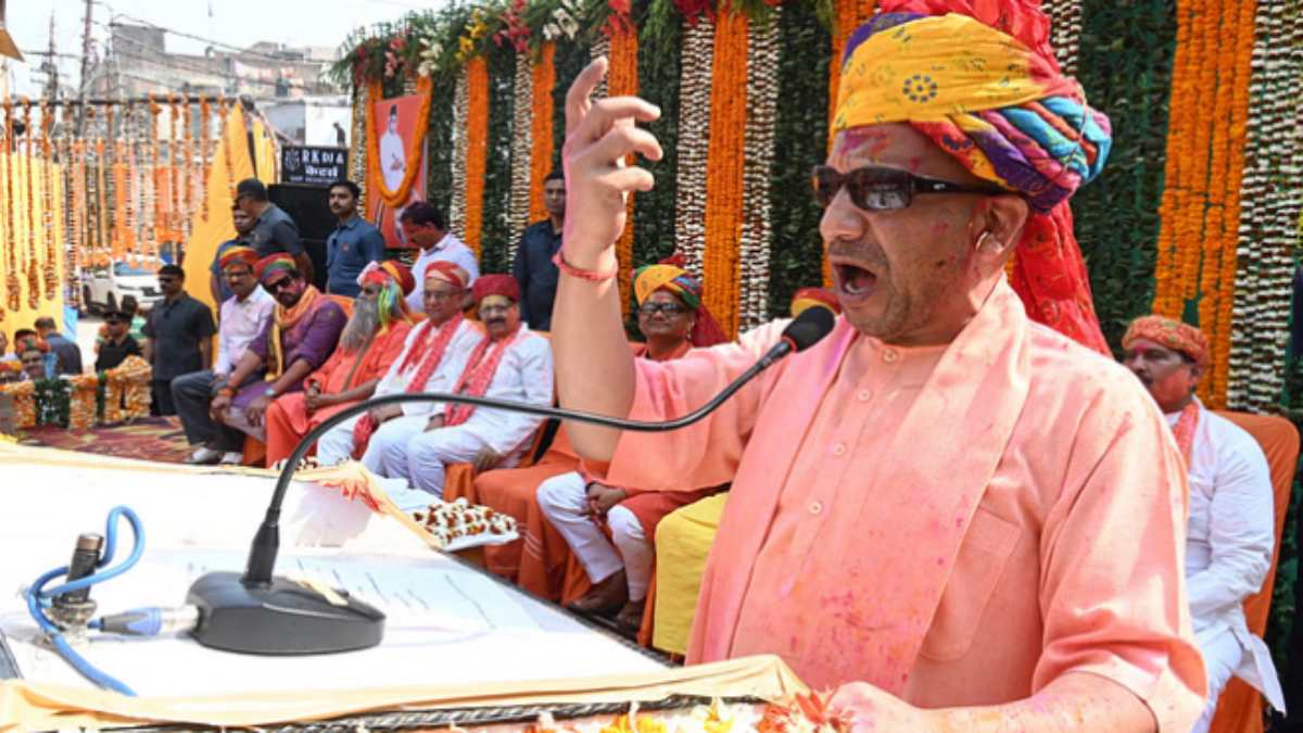 ‘जो हमें बांटने का काम कर रहे वे राम मंदिर के विरोधी’, गोरखपुर में नरसिंह शोभायात्रा, CM योगी बोले- सनातन धर्म का एक ही उद्घोष- यतो धर्मस्ततो जय: