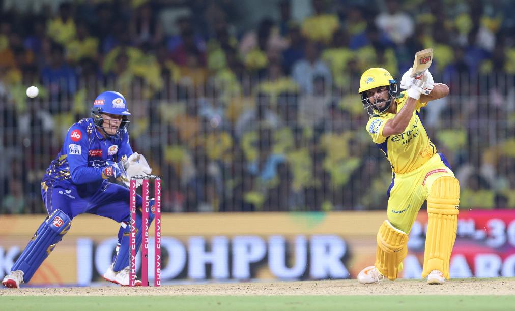 CSK vs MI, IPL 2025: चेन्नई ने जीत के साथ किया सीजन का आगाज, एल-क्लासिको में मुंबई को 4 विकेट से हराया, रचिन-गायकवाड़ ने जड़ी फिफ्टी