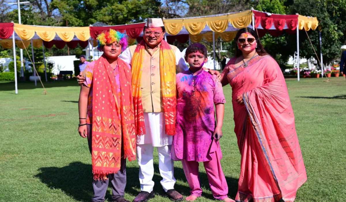 Holi 2025: उत्तराखंड के CM ने प्रदेशवासियों को इस अंदाज में दी होली की बधाई, जानें क्या कहा?