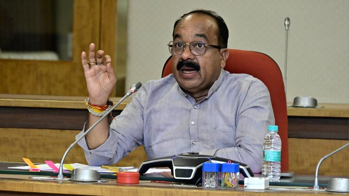 उप मुख्यमंत्री अरुण साव ने नगरीय निकायों के कार्यों को लेकर की समीक्षा बैठक, स्वच्छ सर्वेक्षण-2024 में बेहतर रैंकिंग के लिए दिए सख्त निर्देश