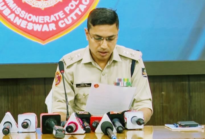 IPS जगमोहन मीना ने संभाला भुवनेश्वर डीसीपी का कार्यभार, शिकायत दर्ज कराने के लिए जारी किए व्हाट्सएप नंबर