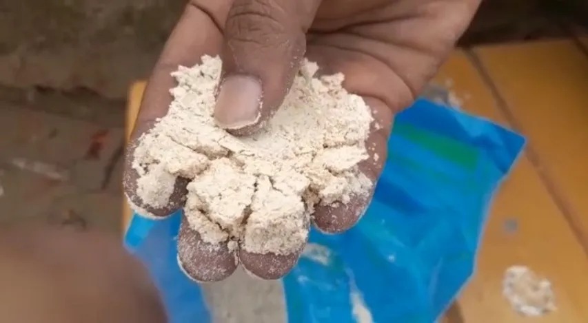 गजपति : आंगनवाड़ी से सत्तू खाने से दो नाबालिग लड़कियों की मौत, दो गंभीर