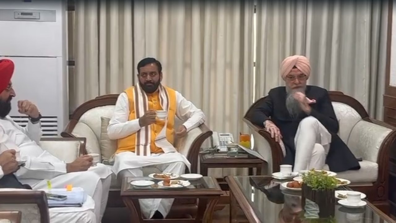 पंजाब विधानसभा पहुंचे हरियाणा के मुख्यमंत्री CM नायब सैनी, विधायकों ने की मुलाकात