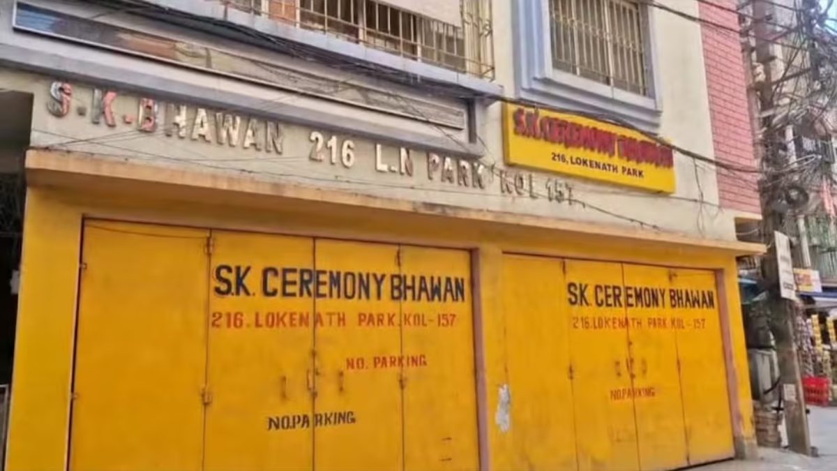 Special 26 फिल्म की तर्ज पर व्यवसायी से लूटः इनकम टैक्स ऑफिसर बनकर पहुंचे इंस्पेक्टर समेत पांच CISF जवान, तीन लाख नकदी समेत लाखों का सोने के आभूषण लेकर फरार, इस तरह हुआ खुलासा