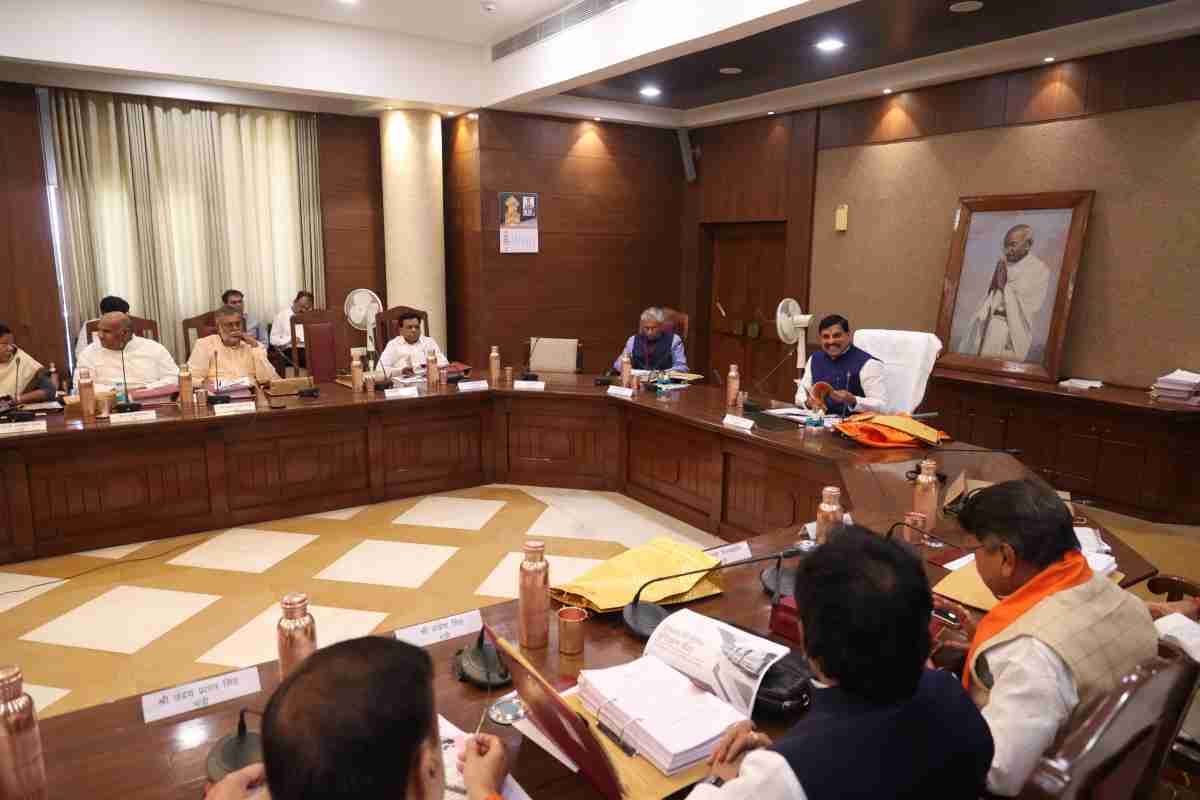 किसानों को ओलावृष्टि के नुकसान का जल्द मिलेगा मुआवजा: कैबिनेट बैठक में हुआ फैसला, जल संकट को लेकर प्रभारी मंत्री करेंगे जिलों का दौरा, इन अहम प्रस्तावों पर भी लगी मुहर