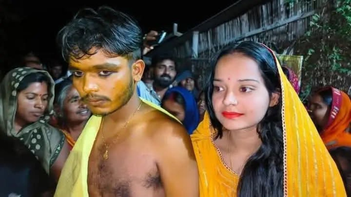 आशिकी लड़ाने गया था, पत्नी लेकर लौटा: शादीशुदा प्रेमिका से मिलने पहुंचा प्रेमी, पहले हुई कुटाई फिर रचाई शादी, Watch Video