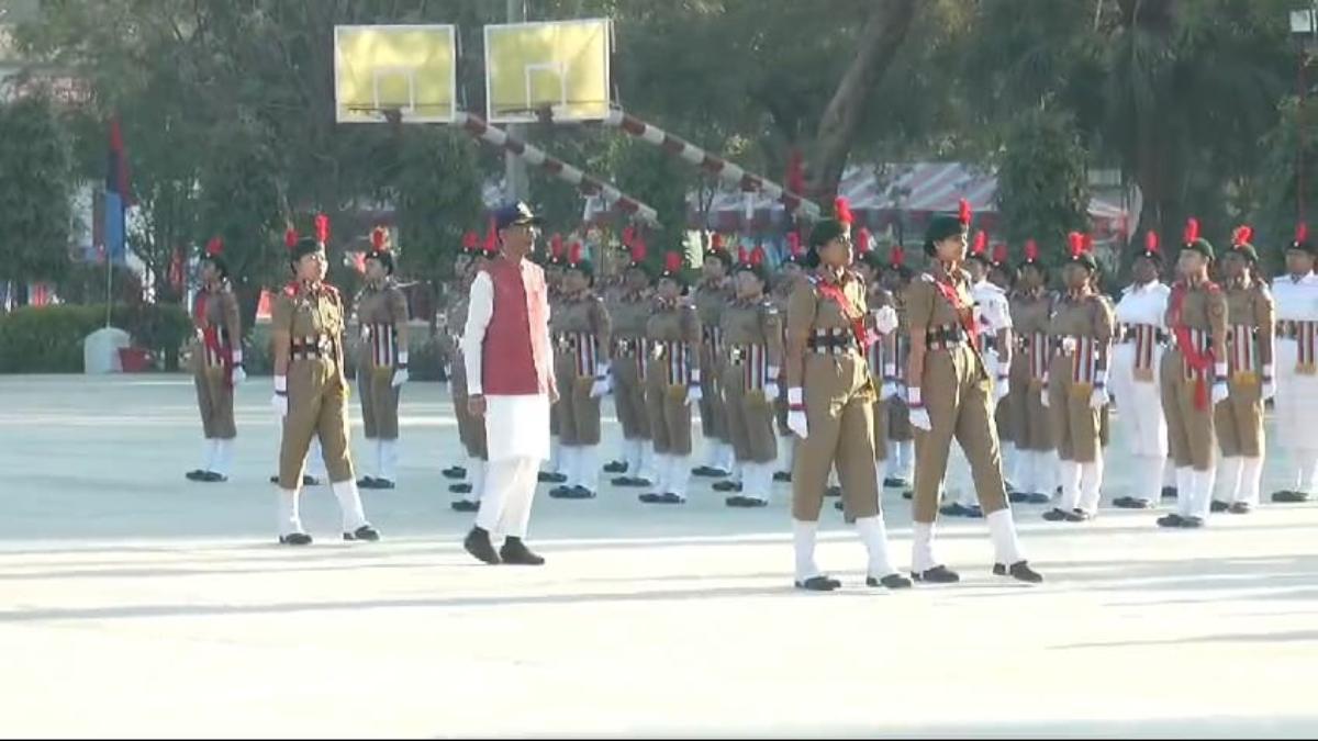 ‘PM मोदी ने बढ़ाई कैडेट्स की संख्या, खुद भी रहे NCC का हिस्सा’, Gwalior में केंद्रीय रक्षा राज्यमंत्री बोले- आज खुशी का दिन, पासिंग आउट परेड में आगे आई 123 बेटियां