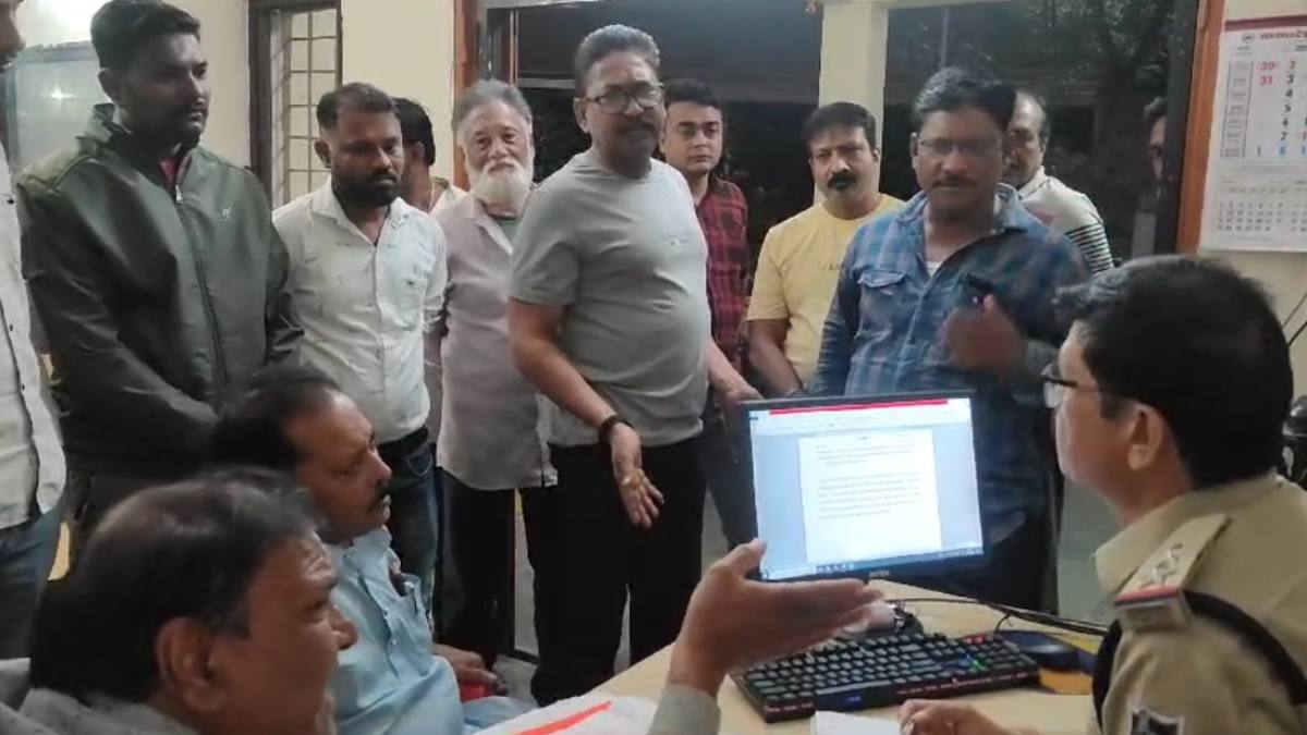 नेपा मिल श्रमिक संघ चुनाव में रोड़ा बने पूर्व पदाधिकारी: इलेक्शन रुकवाने की मांग, पुलिस ने बेरंग लौटाया, कल होगा मतदान