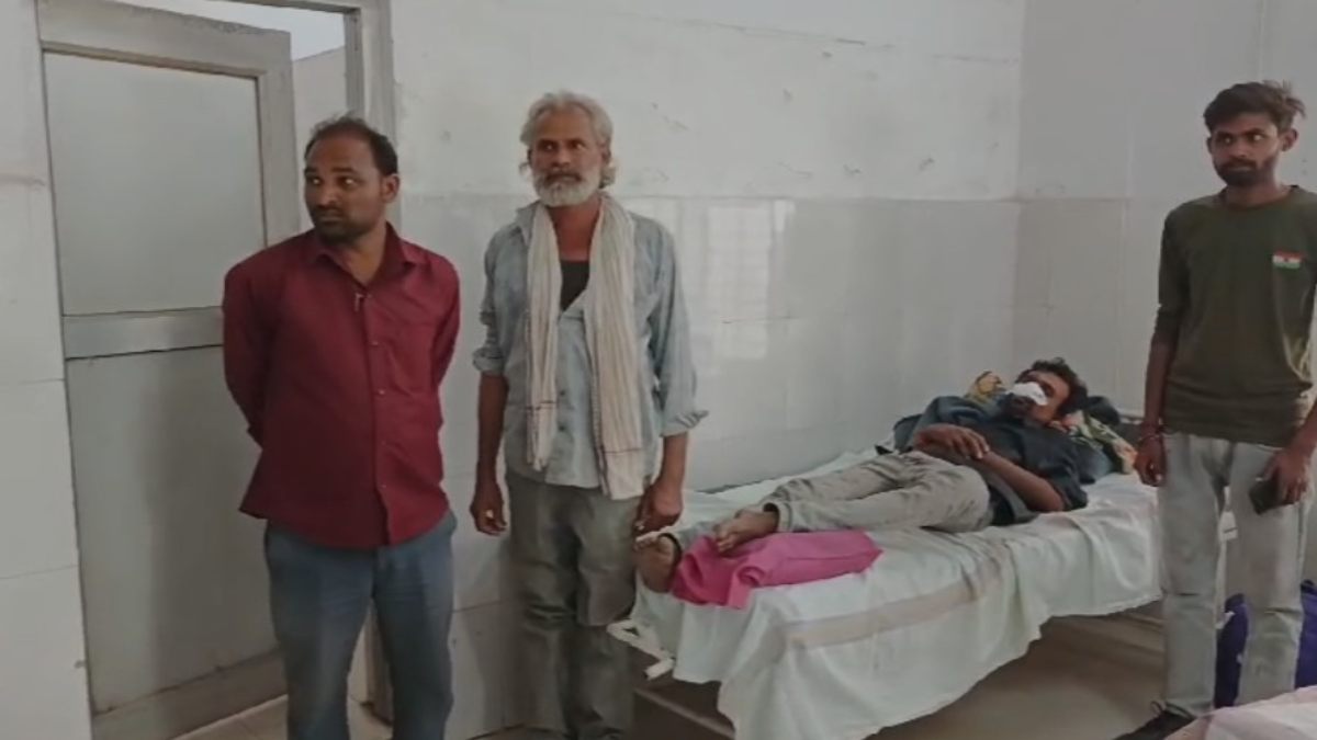 होली पर साथ बैठ छलका रहे थे जाम, फिर हुआ कुछ ऐसा कि धारदार हथियार से काट दी युवक की नाक, लहूलुहान हालत में पहुंचा अस्पताल   