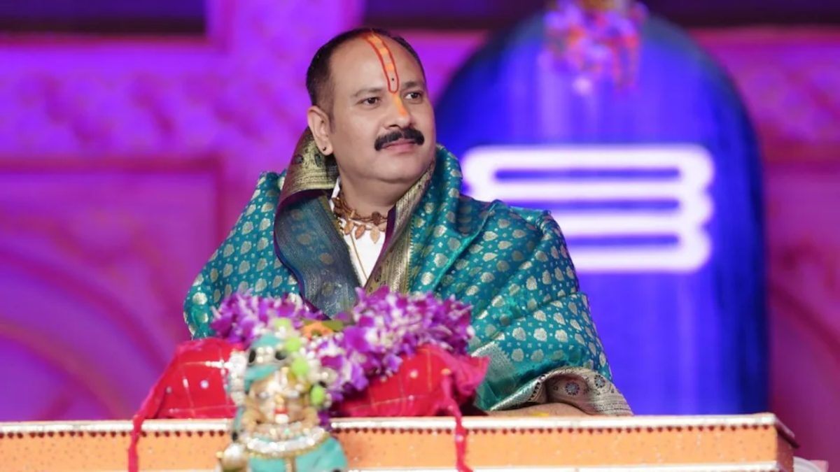 ‘ये पाकिस्तान नहीं है जो आपको सहन करेंगे…’ ओवैसी के बयान पर पंडित प्रदीप मिश्रा का पलटवार, कह दी ये बड़ी बात 