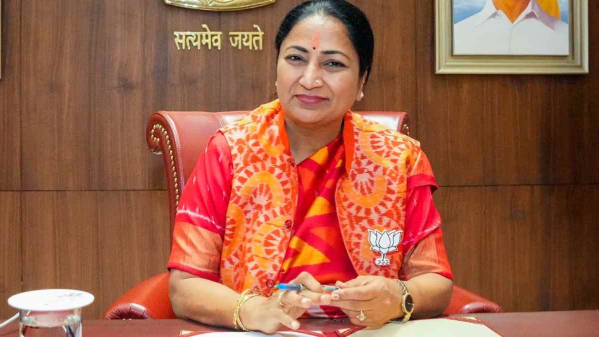 खतरे में दिल्ली के 500 डॉक्टर और 2000 स्टाफ की नौकरी ! देवेंद्र यादव ने रेखा सरकार पर साधा निशाना, कहा- ‘जबरदस्ती No Dues Certificate पर करवा रहे साइन’
