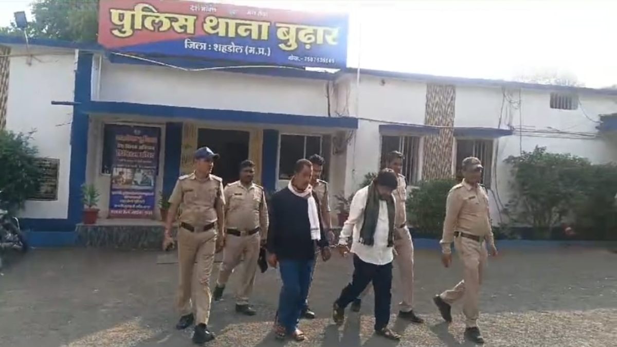 शहडोल में पुलिस पर हमले का मामला: 4 आरोपी गिरफ्तार, 16 अब भी फरार, आरोपी को पकड़ने गई टीम पर बरसाए थे पत्थर  
