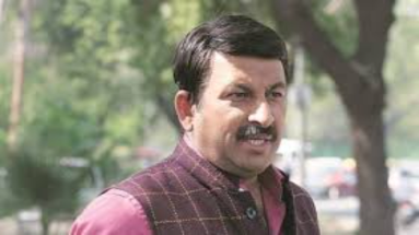 Bihar News: मनोज तिवारी ने तेजस्वी यादव पर बोला हमला, कहा- ‘तेजस्वी यादव की 56 इंच की जीभ’ 