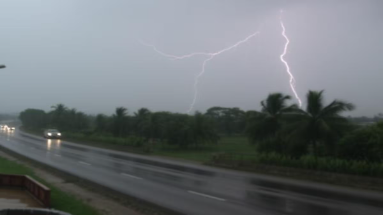 Bihar Weather: बिहार में आंधी-तूफान के साथ होगी बारिश, जानें अपने जिले का हाल
