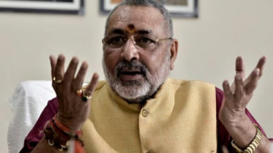 Bihar News: केंद्रीय मंत्री गिरिराज सिंह ने तेजस्वी यादव पर कसा तंज, कहा- ‘वो संघर्ष करके राजनीति में नहीं आए हैं’