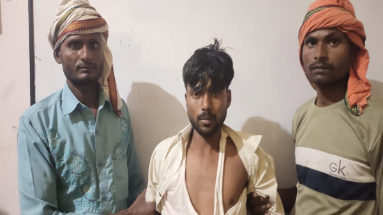 Bihar News: दबंगों ने बाइक सवार युवक की कर दी जमकर पिटाई, जानें पूरा मामला 