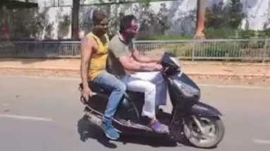 Bihar News: बिना हेलमेट के चलाई स्कूटी, अब लालू के लाल का कटा चालान