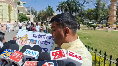 Bihar News: राजद विधायक मुकेश रौशन ने मुख्यमंत्री नीतीश कुमार पर बोला हमला, कहा- ‘बिहार में राक्षस राज है’