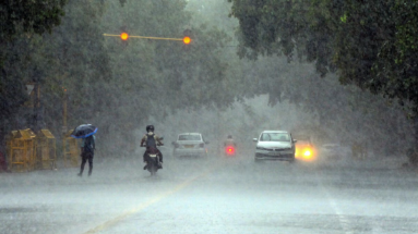 Bihar Weather: इन जिलों में तेज हवा के साथ बारिश के आसार, मौसम विभाग ने जारी किया येलो अलर्ट