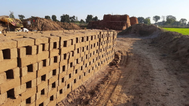 Bihar News: खाली खेत में आते थे बड़े-बड़े लोग, फिर पुलिस…