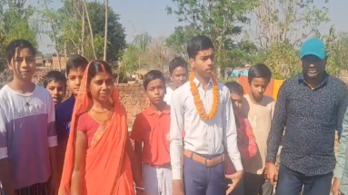 Bihar News: रांची के होटल में मजदूरी करने वाले मजदूर पिता के बेटे ने मैट्रिक परीक्षा में लहराया परचम