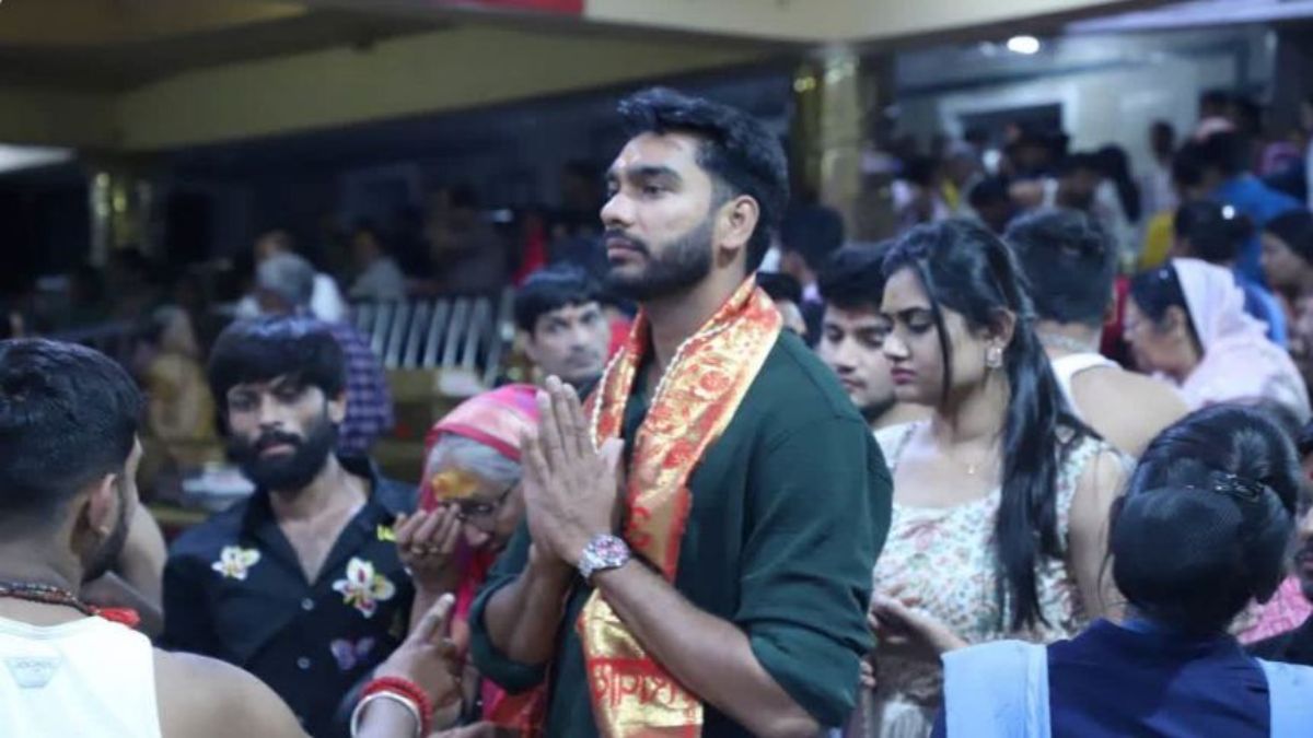 बाबा महाकाल से जीत की दुआ… चैंपियंस ट्रॉफी के फाइनल से पहले उज्जैन पहुंचे वेंकटेश अय्यर, भगवान महाकालेश्वर के किए दर्शन, कहा- ट्रॉफी लेकर वतन लौटेगी भारतीय टीम