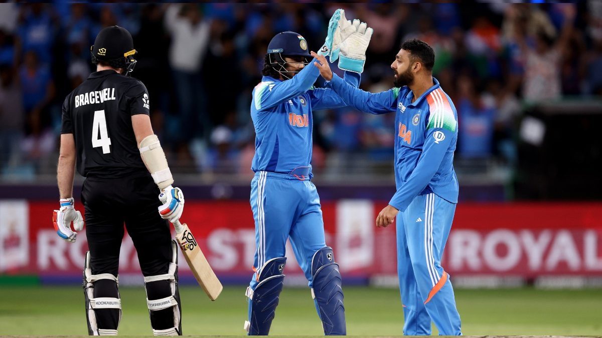 IND vs NZ: ग्रुप स्टेज के आखिरी मुकाबले में भारत ने न्यूजीलैंड को 44 रन से हराया, वरुण चक्रवर्ती ने झटके 5 विकेट, अब सेमीफाइनल में ऑस्ट्रेलिया से होगी भिड़ंत