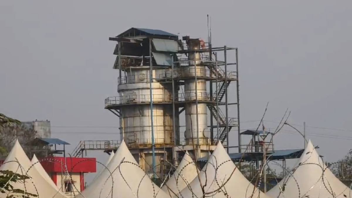 Dhar News: 75 घंटे में जलकर खाक हुआ यूनियन कार्बाइड का 10 टन कचरा, रिपोर्ट आने के बाद शुरू होगा दूसरा ट्रायल