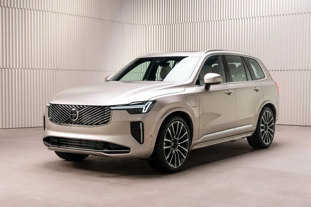 भारत में नई Volvo XC90 लॉन्च, कीमत जानकर उड़ जाएंगे आपके होश