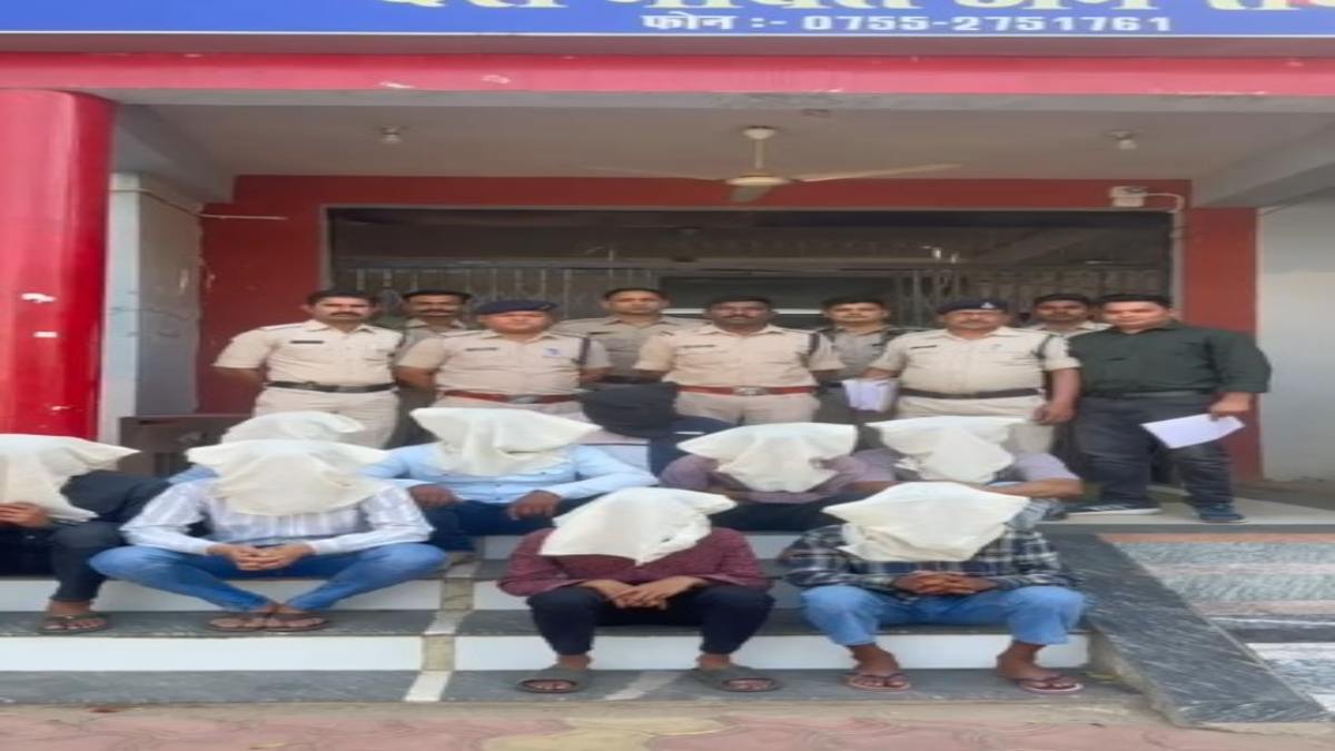 ठगी का खेल हो गया फेल: करोड़ों का चूना लगाने वाले गिरोह का भंडाफोड़, मास्टरमाइंड समेत 9 शातिर गिरफ्तार, जानिए कैसे देते थे वारदात को अंजाम