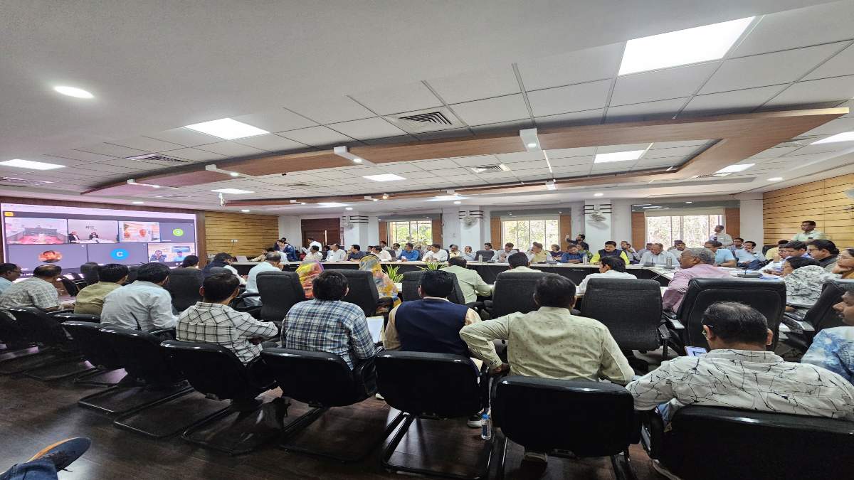 इंदौर को मेट्रोपॉलिटन सिटी बनाने की तैयारीः पांच जिलों को मिलेगा नया विकास मॉडल, सरकार को भेजा जाएगा प्रस्ताव