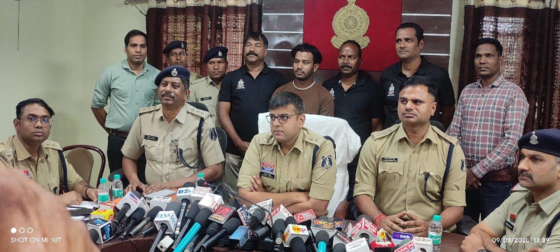 CG CRIME NEWS: फिल्म Kalki की तर्ज पर छत्तीसगढ़ में हुई हत्या, दीवार पर लिखा था और 5 लोगों को मारूंगा, गिरफ्तारी के बाद हुआ चौंकाने वाला खुलासा… हुई महिला की एंट्री