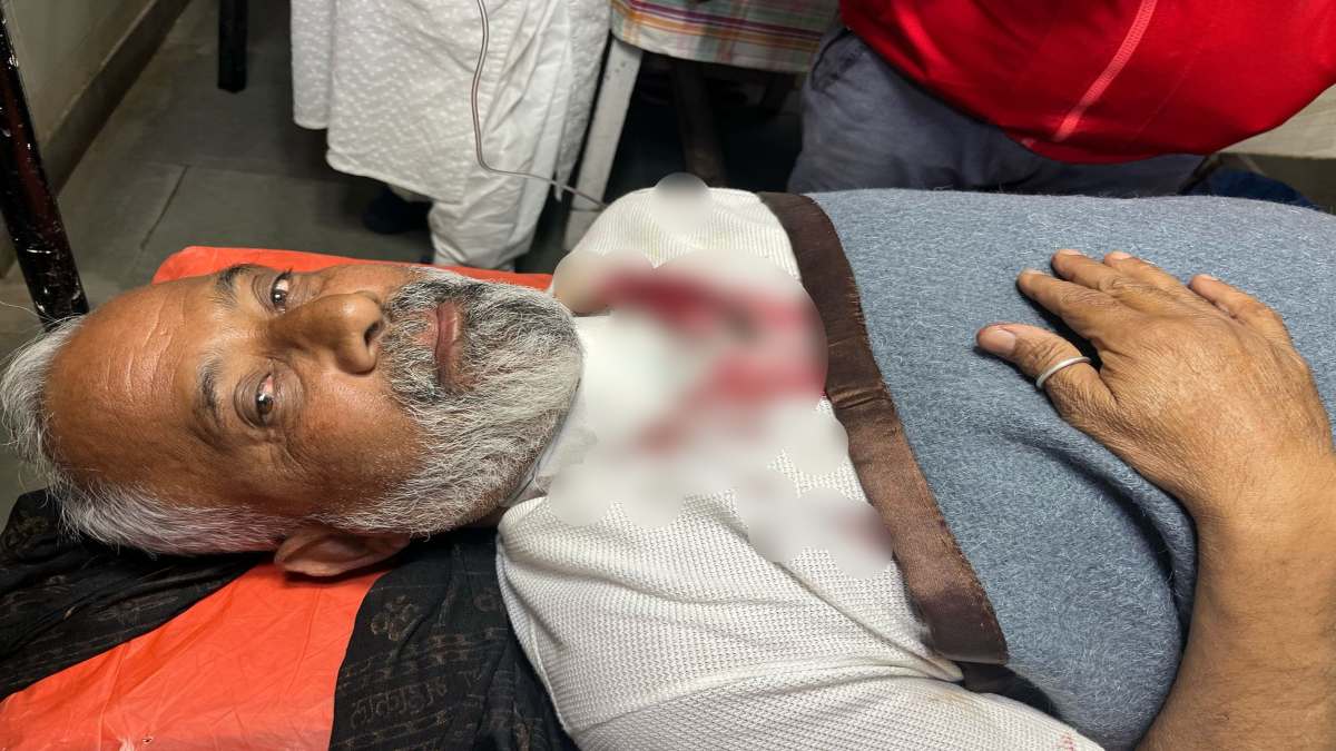 पार्षद पति पर चाकू से जानलेवा हमलाः बदमाश ने गले में मारा चाकू, आरोपी फरार, वजह ये रही