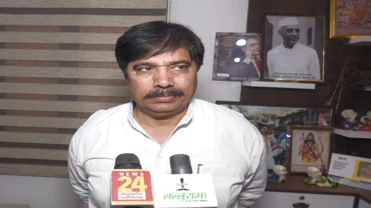 ‘टिकट चाहिए तो एक रात गुजारनी होगी’: महिला जिला अध्यक्ष ने प्रदेश महासचिव पर लगाए आरोप, SSP से की शिकायत, कार्रवाई नहीं होने पर दी आत्मदाह की चेतावनी