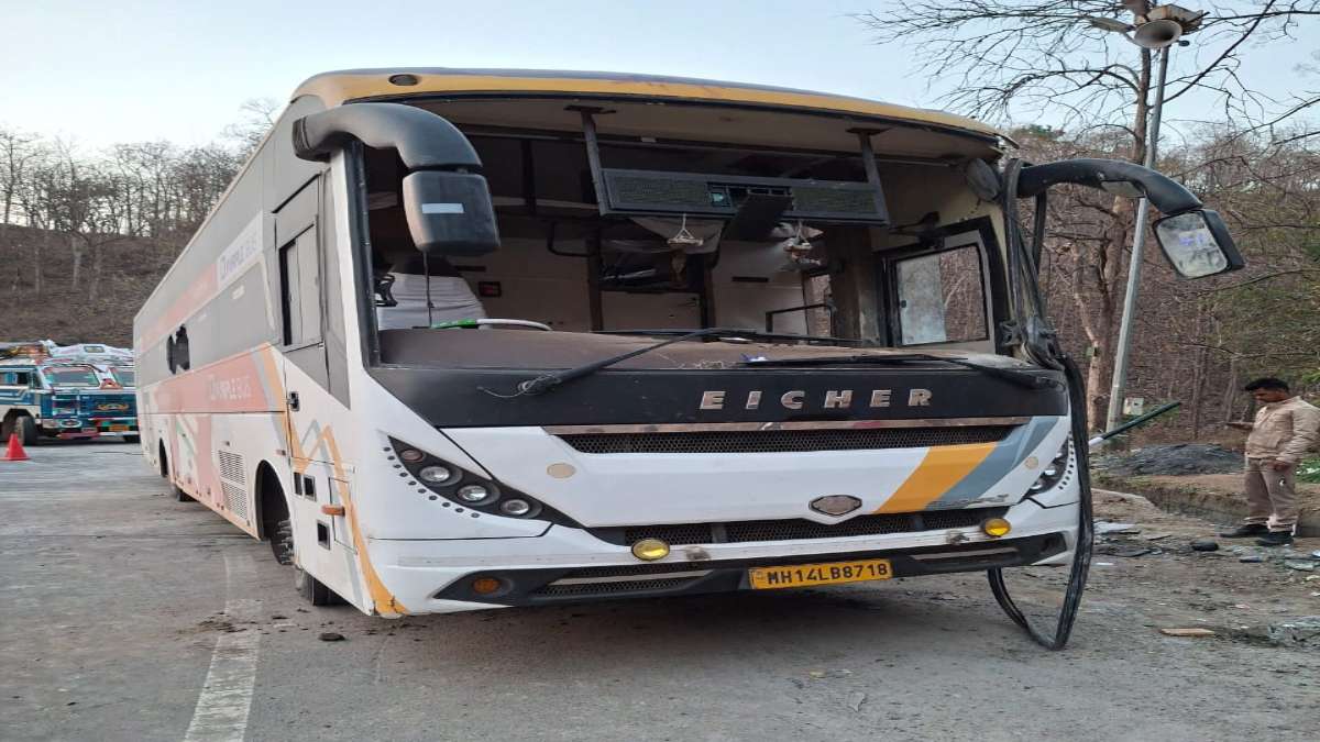 जबलपुर बस हादसे में तीन मौत, 25 लोग घायलः अयोध्या से नागपुर जा रही बस खाई में पलटी