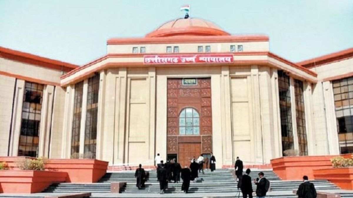 CG News : रिटायर्ड फार्मासिस्ट को मिली राहत, हाईकोर्ट ने निरस्त किया पौने आठ लाख की रिकवरी का आदेश
