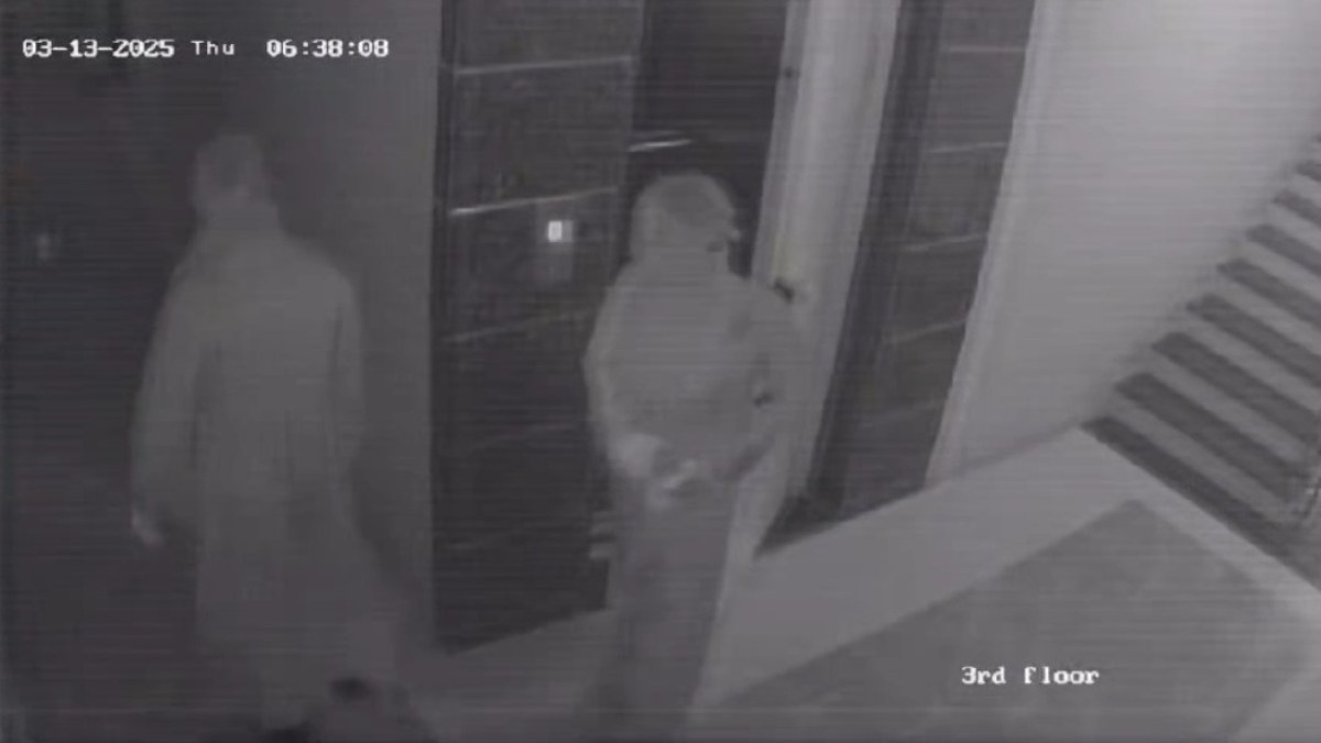 ‘लिपस्टिक अंडर माय बुर्का’ की तर्ज पर बंद घर में एक करोड़ की चोरी, CCTV में कैद हुए दो आरोपी, जांच में जुटी पुलिस