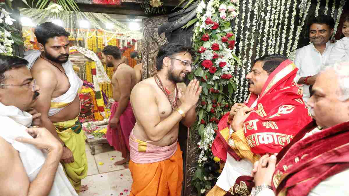 CM डॉ. मोहन ने महाकाल के दरबार में मनाया विक्रम संवत-2082 का पहला दिन, महाकालेश्वर के लिए आशीर्वाद