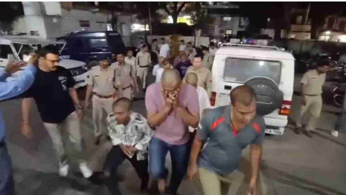 Lalluram Impact: देवास में युवकों का मुंडन कराने पर TI लाइन अटैच, जश्न के बाद विवाद मामले में गंजा कर निकाला था जुलूस  