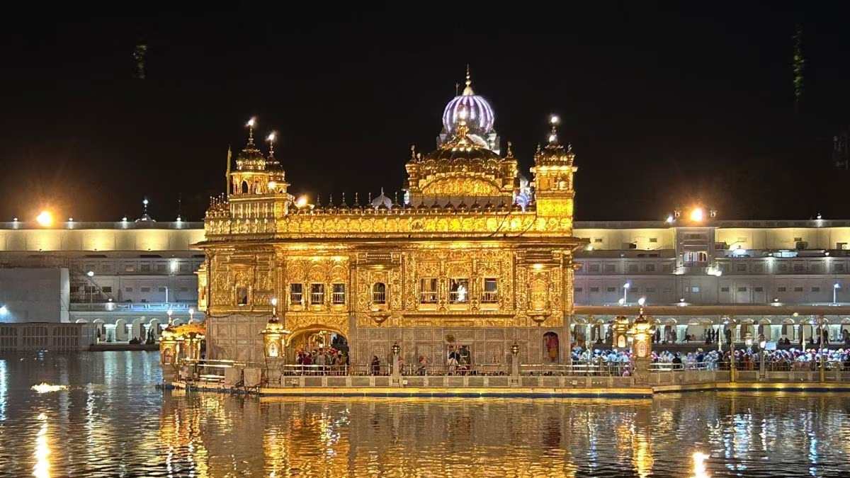 स्वर्ण मंदिर में मुस्लिम युवक ने श्रद्धालुओं पर रॉड से किया हमला, आरोपी गिरफ्तार, पुलिस कर रही है पूछताछ…