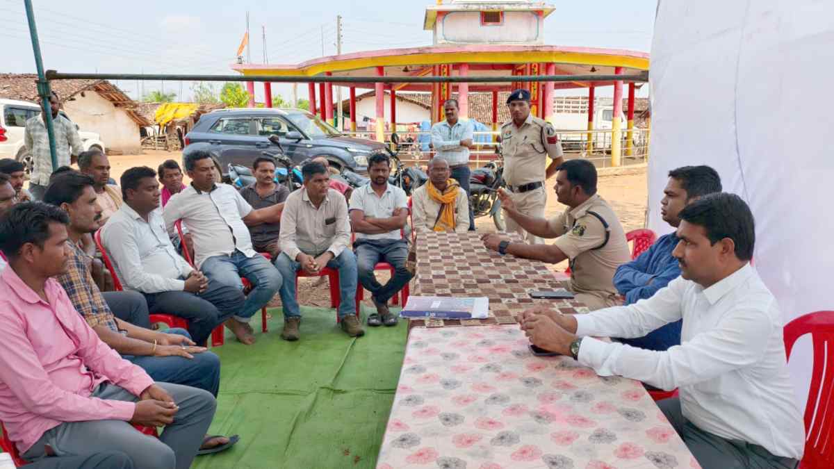 ग्राउंड रिपोर्ट : छत्तीसगढ़ के इस गांव में बढ़ रहे आत्महत्या के मामले, पट्‌टे के लिए चार पीढ़ी से दफ्तरों के चक्कर लगा रहे सैकड़ों किसान, जानिए ग्रामीणों ने क्या कहा…