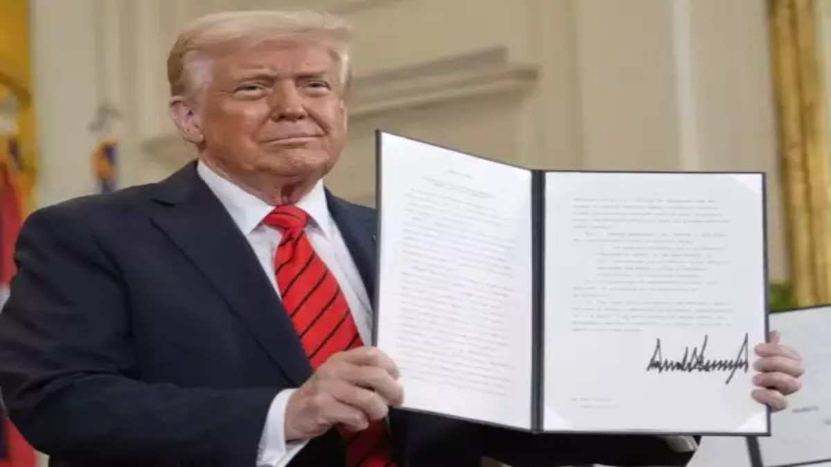 Trump AI Policy: ट्रंप के AI प्रस्ताव के समर्थन में उतरी टेक कंपनियां, अमेरिका बनाम चीन की रेस तेज…