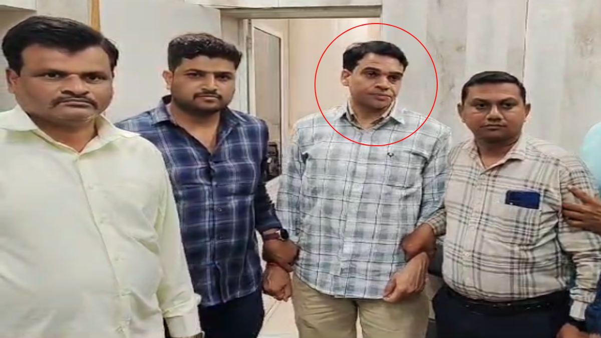 MP में भ्रष्ट सिस्टम का खेल: रिश्वत लेते धराया हेड कांस्टेबल, इस काम के एवज में महिला से मांगे थे पैसे