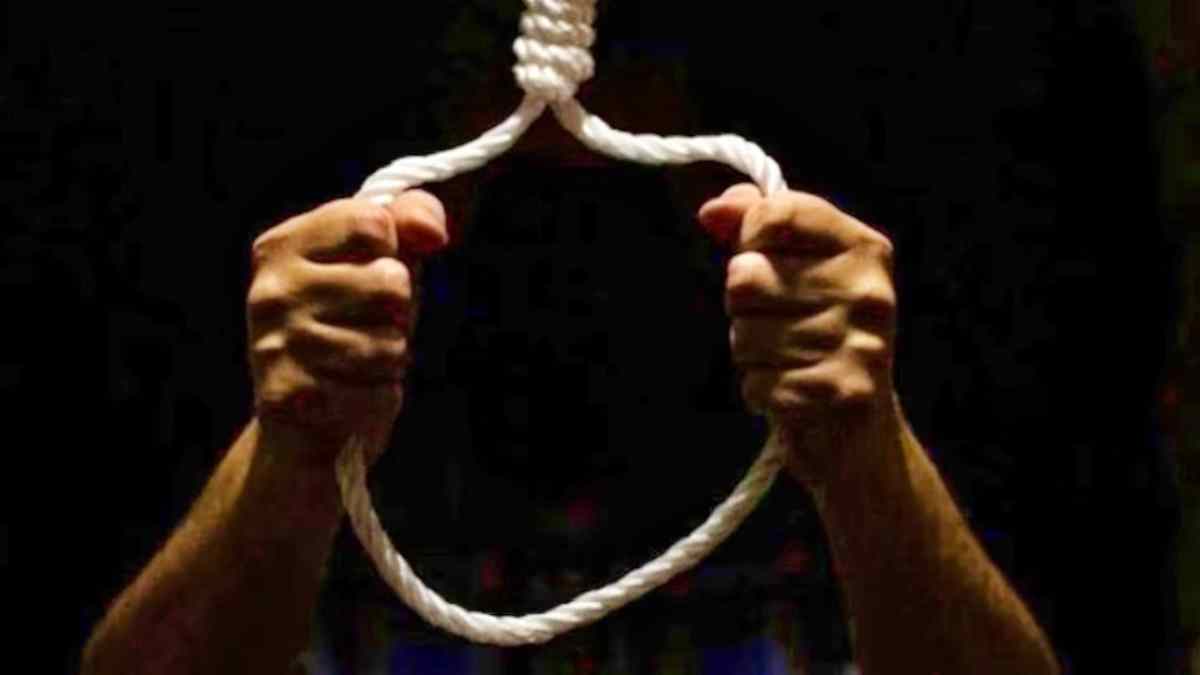 परीक्षा के तनाव में 12वीं के छात्र ने किया सुसाइड, पंखे से लटक कर दी जान