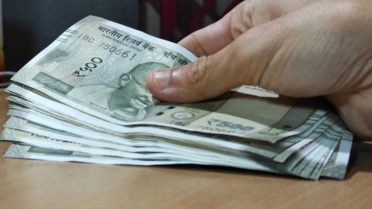 महिलाओं की बल्ले-बल्ले: धामी सरकार देगी 2 लाख रुपये, जानिए क्या है इसके पीछे का विजन