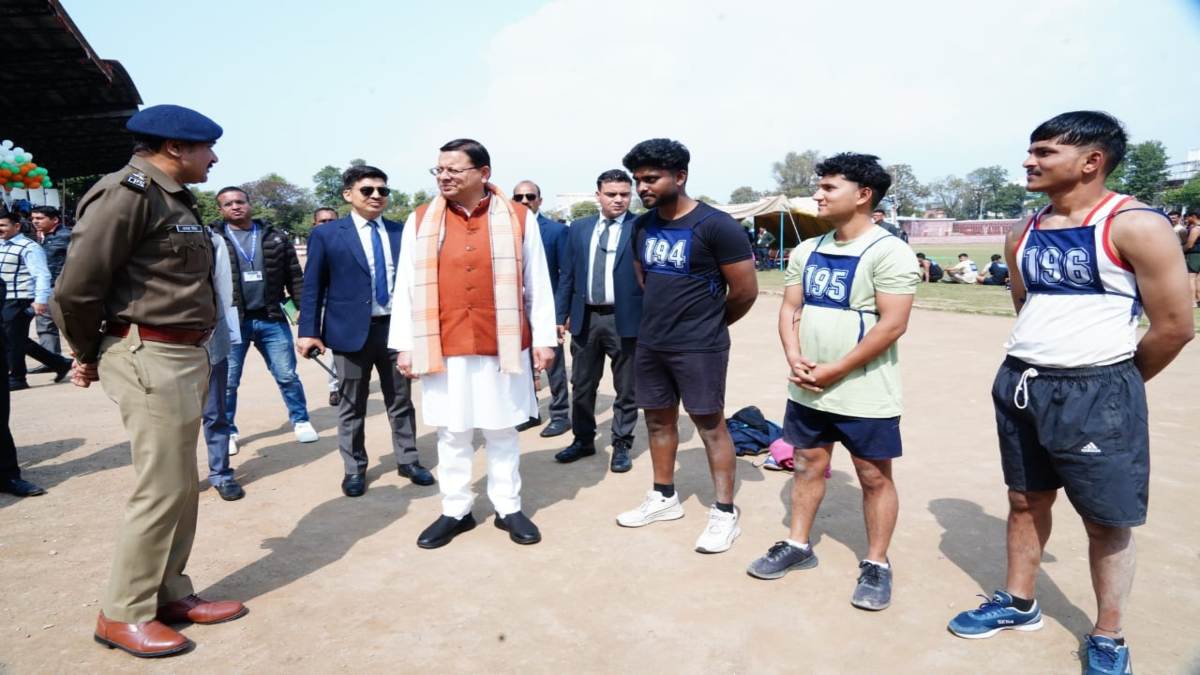 CM धामी ने कांस्टेबल भर्ती प्रक्रिया का किया औचक निरीक्षण, अधिकारियों के फूले हाथ पांव, अफसरों को दिए ये निर्देश
