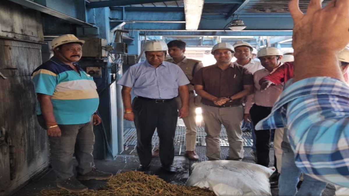 CGST और DRI की टीम ने निको इंडस्ट्रीज में नष्ट किया 1356 किलो गांजा
