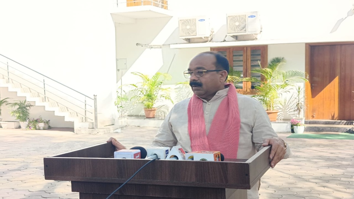 रायपुर-विशाखापट्टनम एक्सप्रेसवे घोटाले पर सियासत: डिप्टी सीएम अरुण साव ने कांग्रेस पर किया पलटवार, कहा- किसकी नाक के नीचे हुआ यह सब